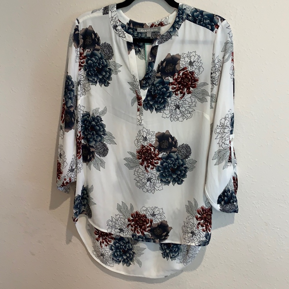 Daniel Rainn split neck blouse
